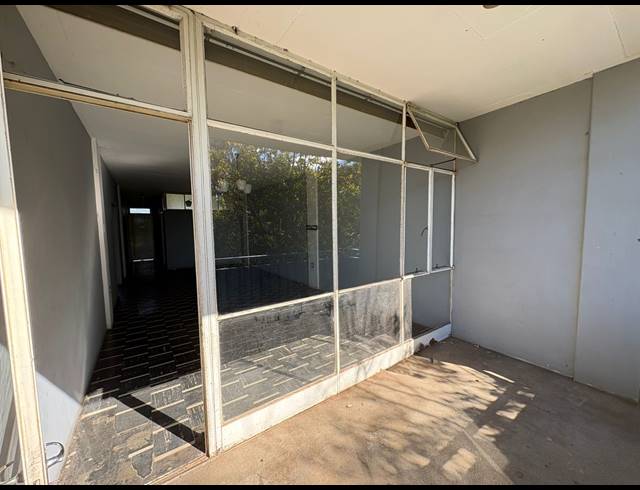 2 BEDROOM FLAT FOR SALE IN ARCON PARK